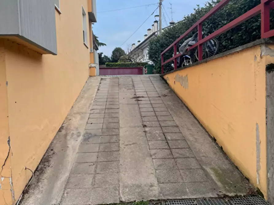 Immagine 6 di Magazzino in affitto  in Via Palladio a Abano Terme