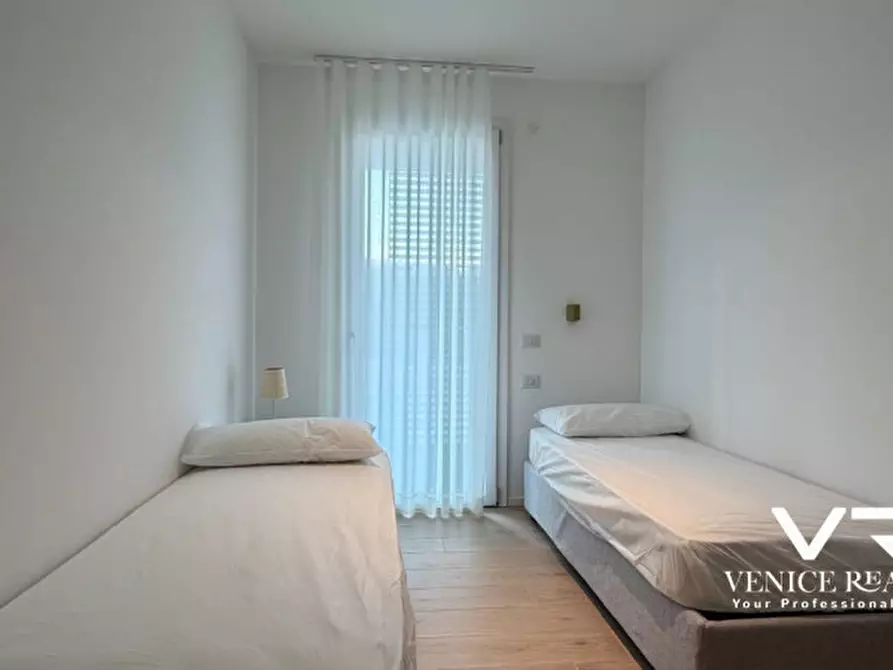 Immagine 22 di Appartamento in vendita  in viale oriente a Jesolo
