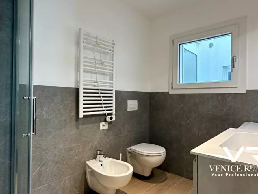 Immagine 24 di Appartamento in vendita  in viale oriente a Jesolo