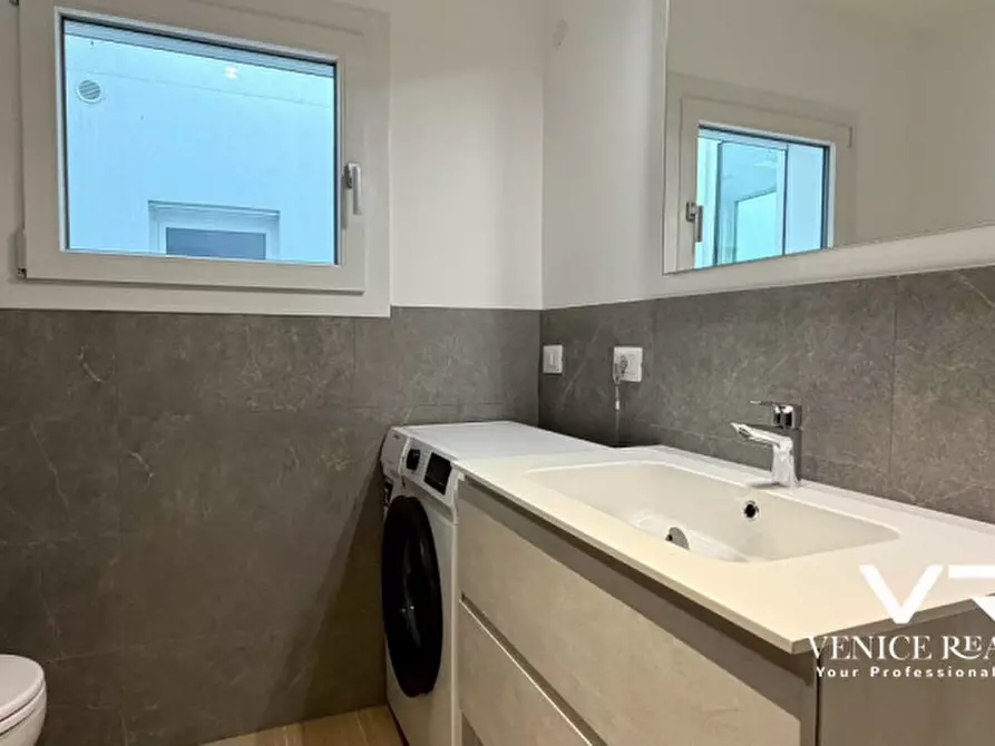 Immagine 25 di Appartamento in vendita  in viale oriente a Jesolo