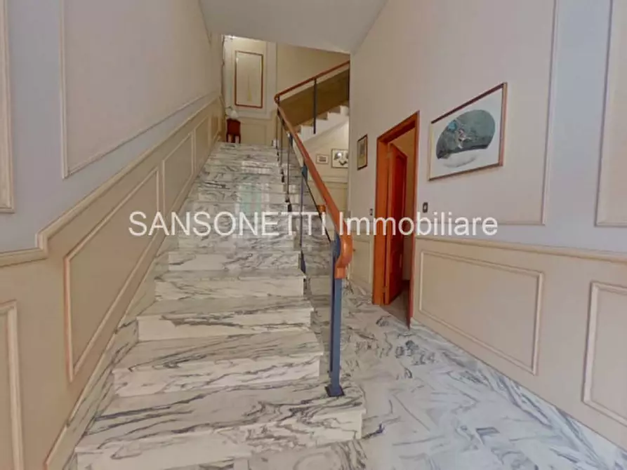 Immagine 5 di Palazzo in vendita  in Leopardi a Fasano