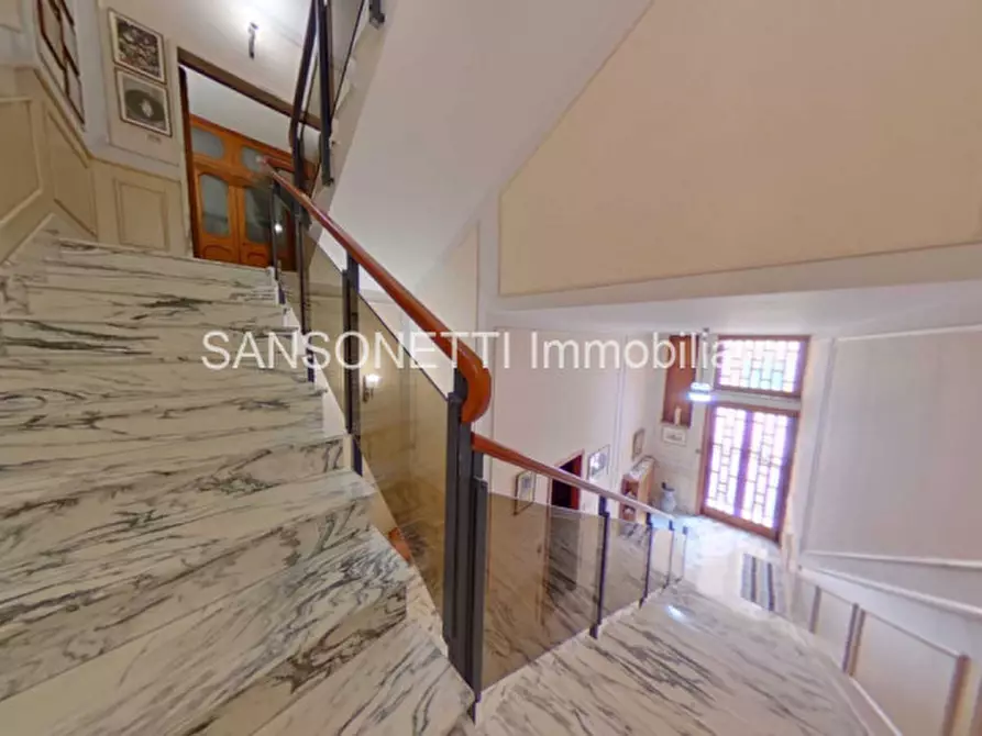 Immagine 6 di Palazzo in vendita  in Leopardi a Fasano