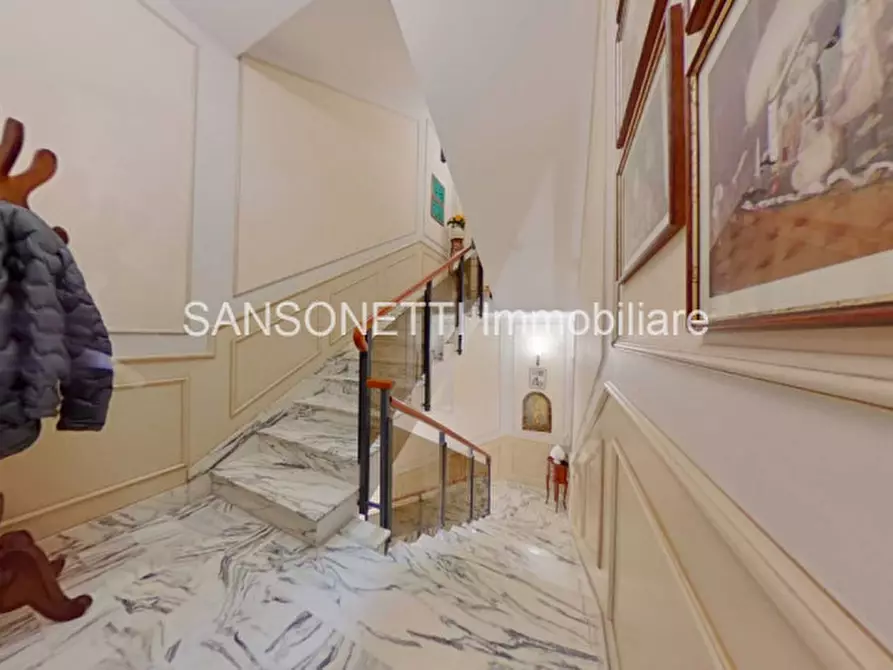 Immagine 9 di Palazzo in vendita  in Leopardi a Fasano