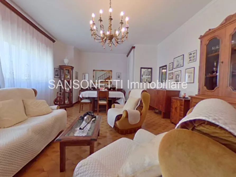 Immagine 10 di Palazzo in vendita  in Leopardi a Fasano