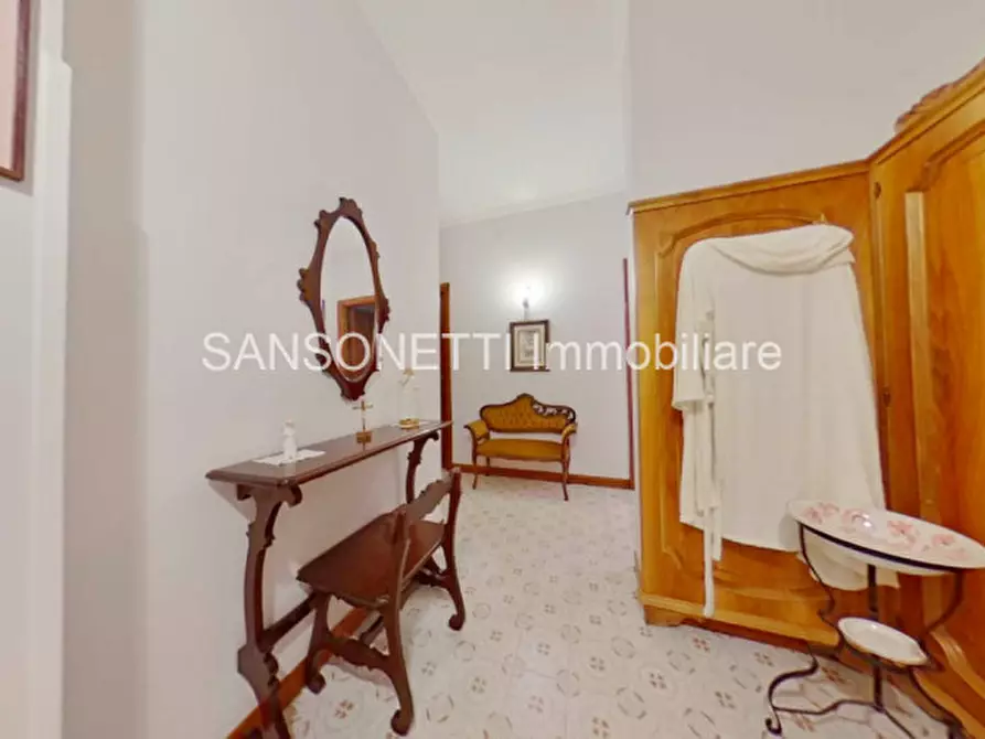 Immagine 22 di Palazzo in vendita  in Leopardi a Fasano