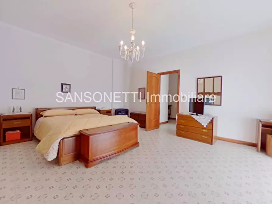 Immagine 25 di Palazzo in vendita  in Leopardi a Fasano