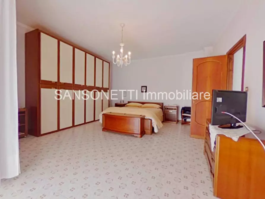 Immagine 27 di Palazzo in vendita  in Leopardi a Fasano