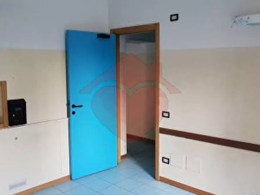 Immagine 5 di Negozio in affitto  in via xxv aprile 49 a Cassina De' Pecchi