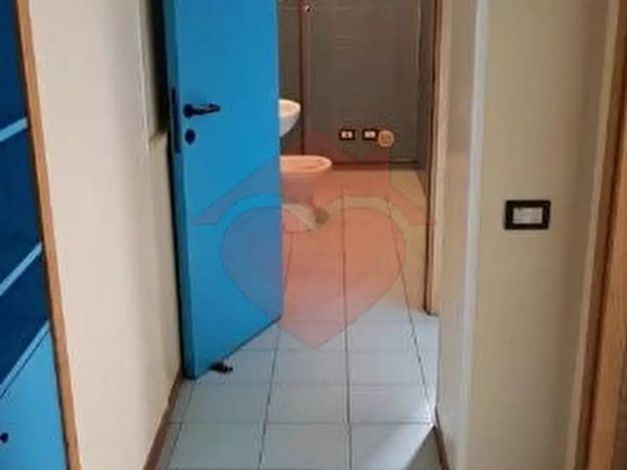 Immagine 19 di Negozio in affitto  in via xxv aprile 49 a Cassina De' Pecchi
