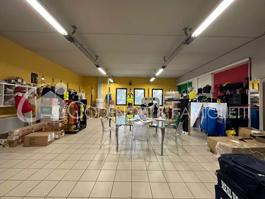 Immagine 13 di Laboratorio in vendita  in via boccaccio 49 a Mazzano