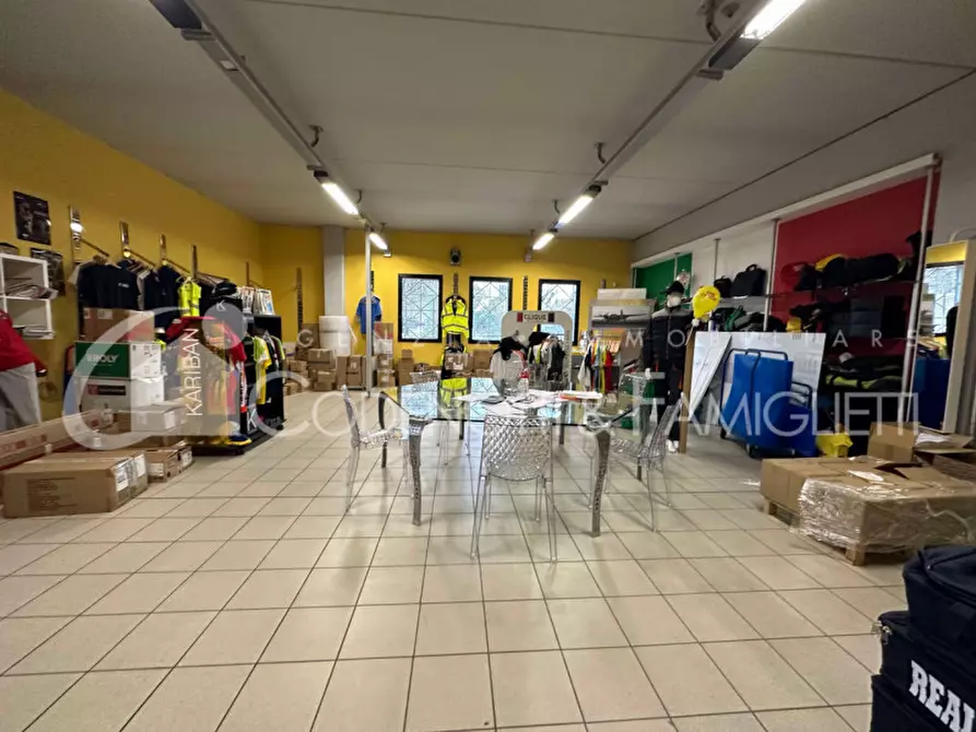 Immagine 21 di Laboratorio in vendita  in via boccaccio 49 a Mazzano