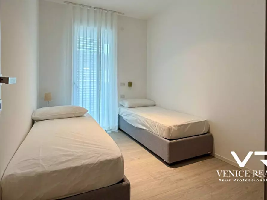 Immagine 21 di Appartamento in vendita  in viale oriente a Jesolo