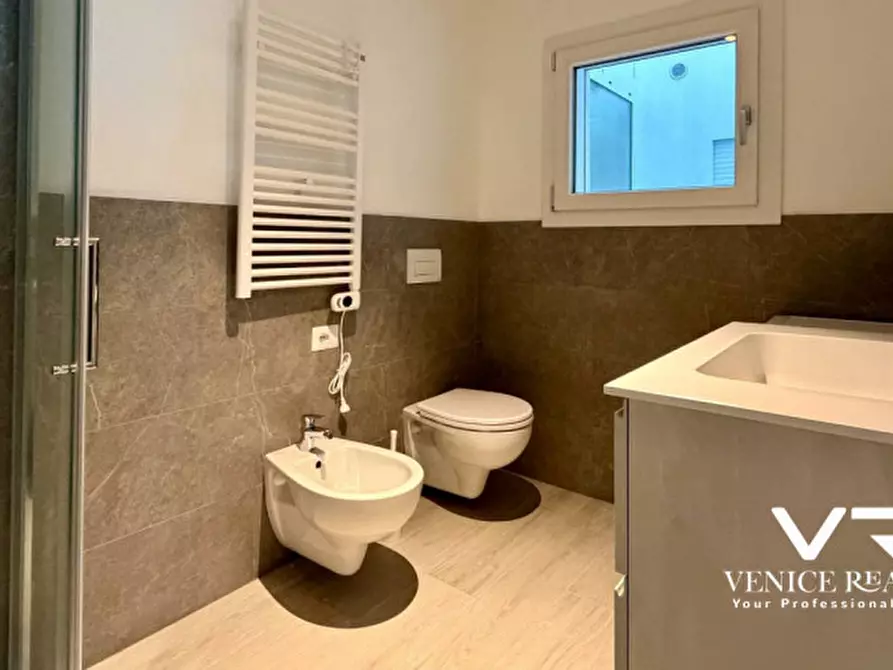 Immagine 24 di Appartamento in vendita  in viale oriente a Jesolo