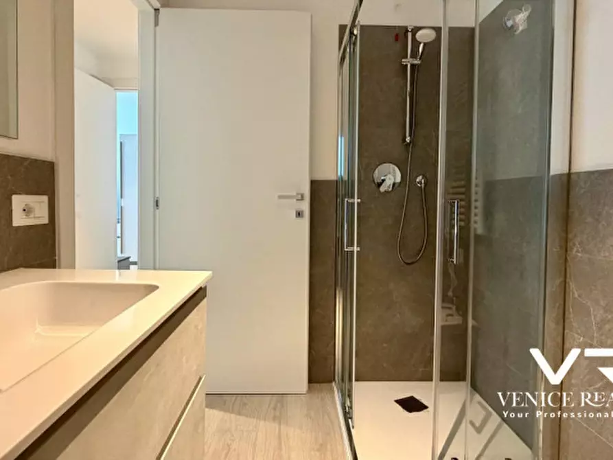 Immagine 25 di Appartamento in vendita  in viale oriente a Jesolo