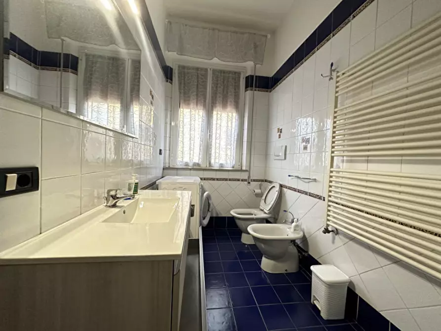 Immagine 13 di Appartamento in vendita  a Senigallia