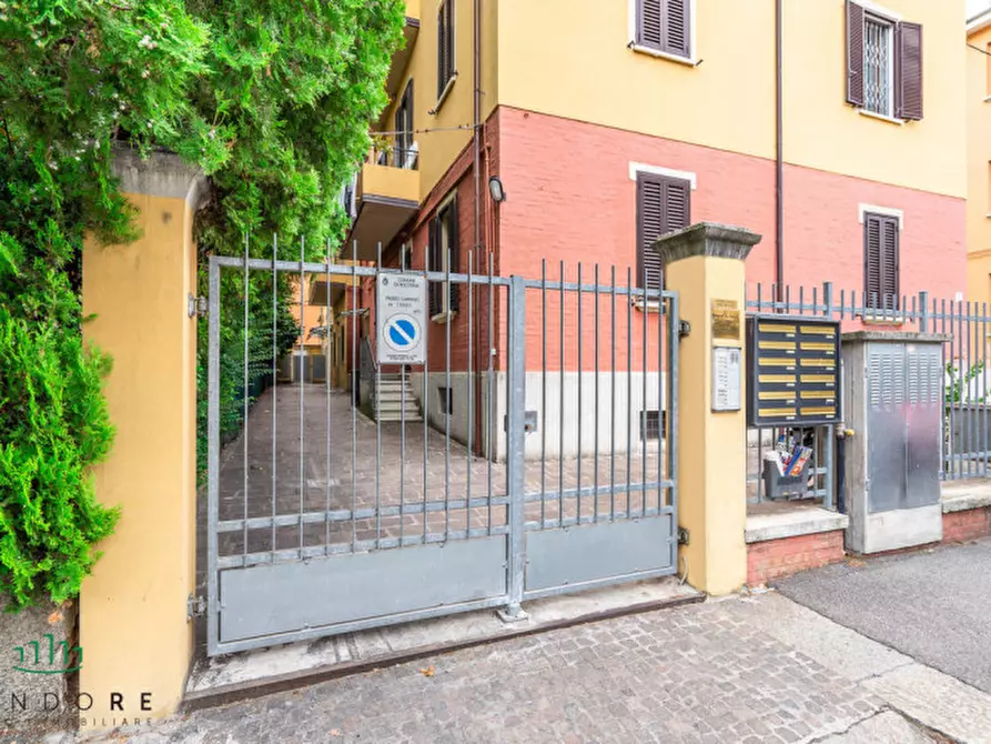 Immagine 2 di Appartamento in affitto  in VIA ALIDOSI 15 a Bologna