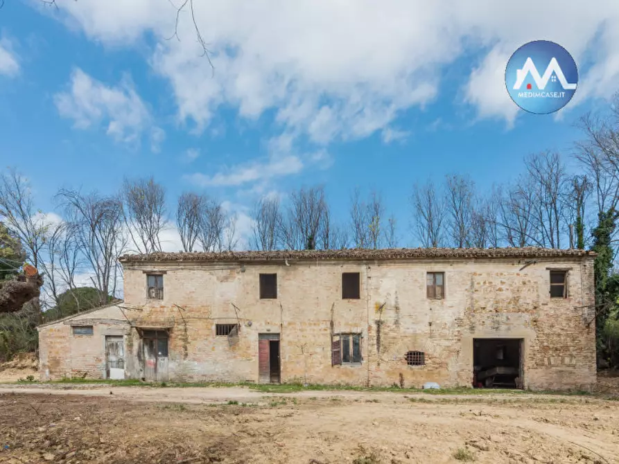 Immagine 2 di Rustico / casale in vendita  a Pesaro