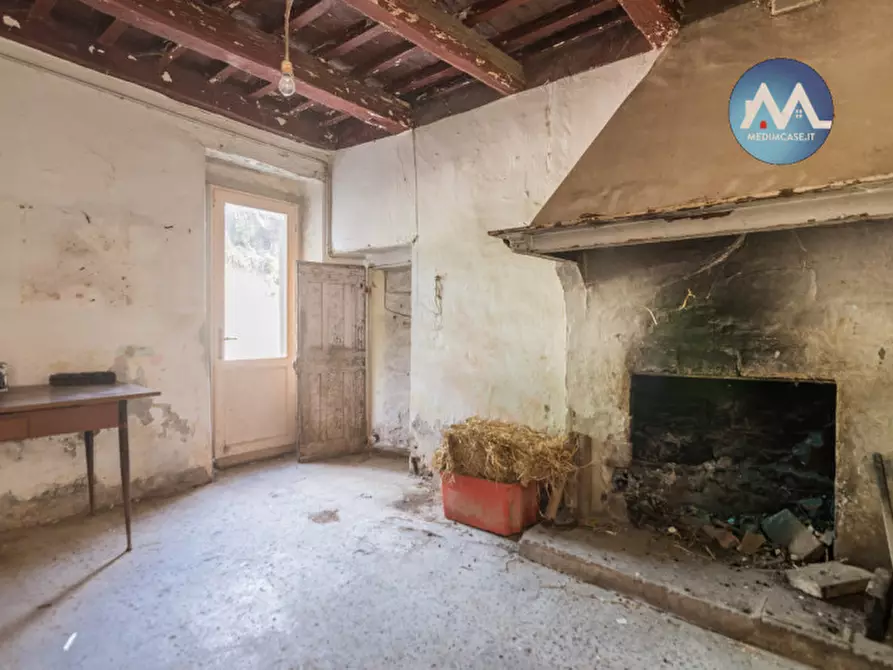 Immagine 8 di Rustico / casale in vendita  a Pesaro