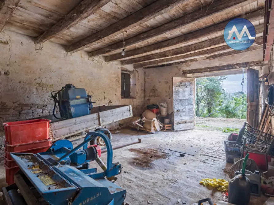 Immagine 10 di Rustico / casale in vendita  a Pesaro