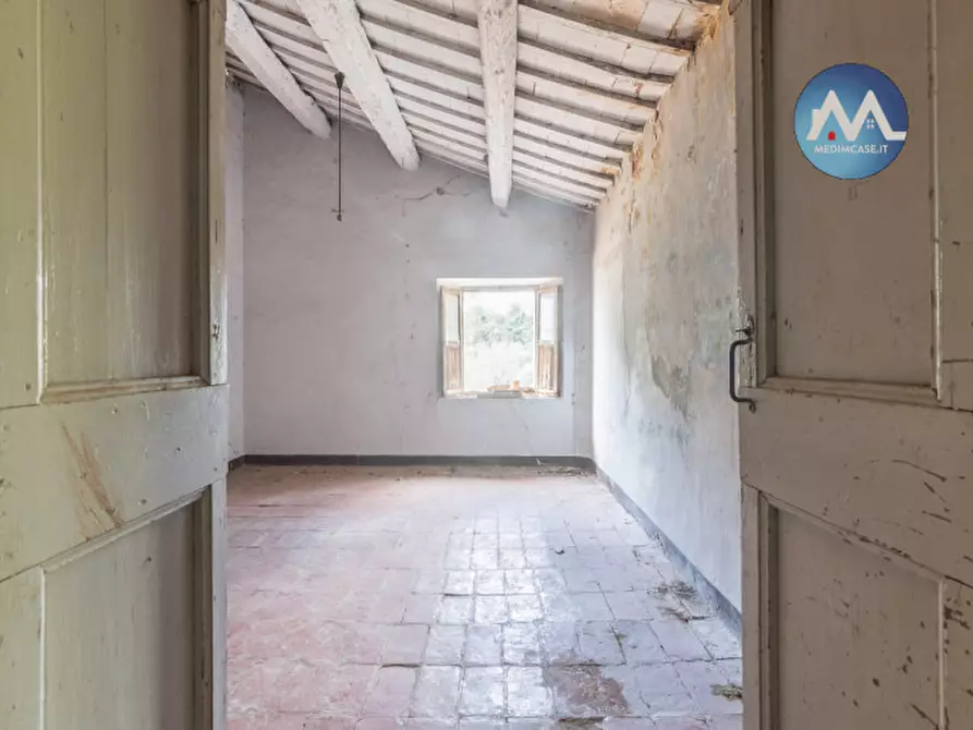 Immagine 12 di Rustico / casale in vendita  a Pesaro