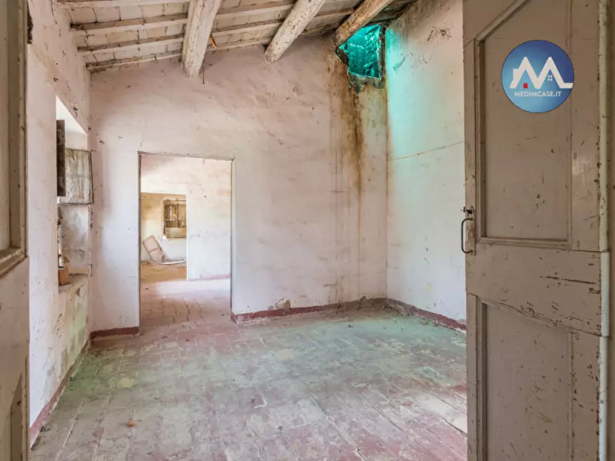 Immagine 13 di Rustico / casale in vendita  a Pesaro