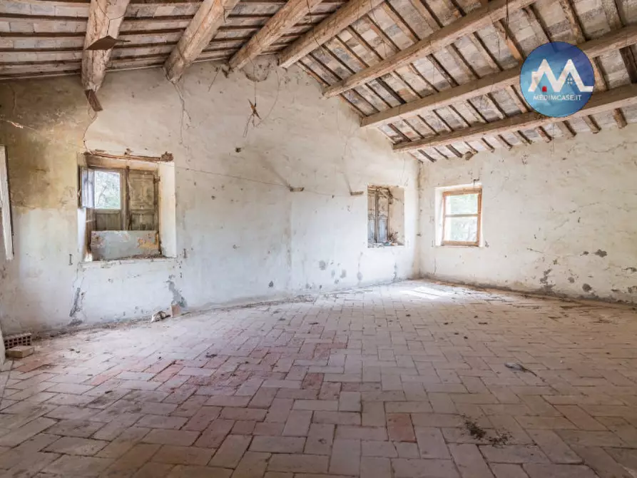 Immagine 15 di Rustico / casale in vendita  a Pesaro