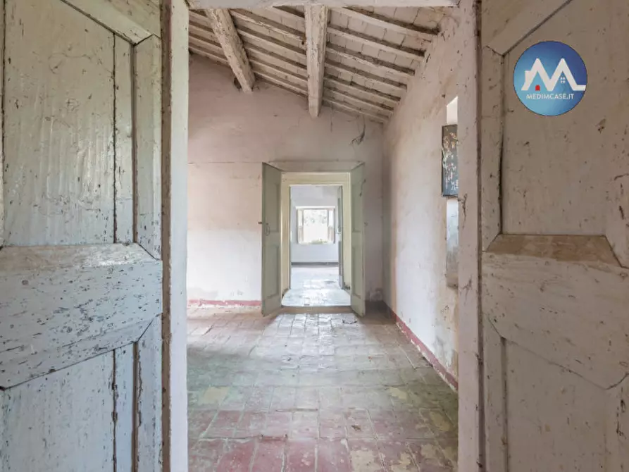 Immagine 17 di Rustico / casale in vendita  a Pesaro