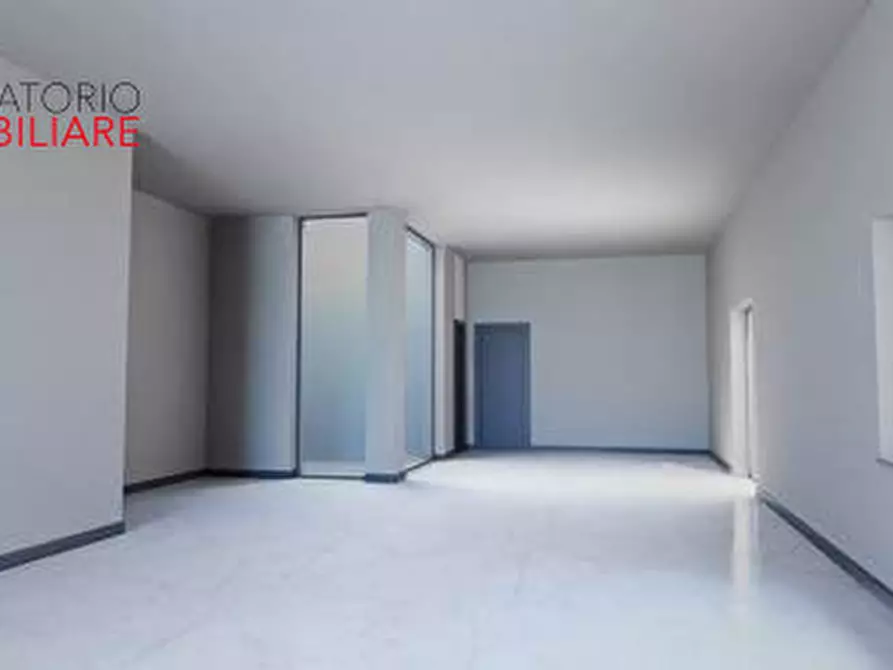 Immagine 13 di Attività commerciale in affitto  in via G. Marconi  19 a Mesagne