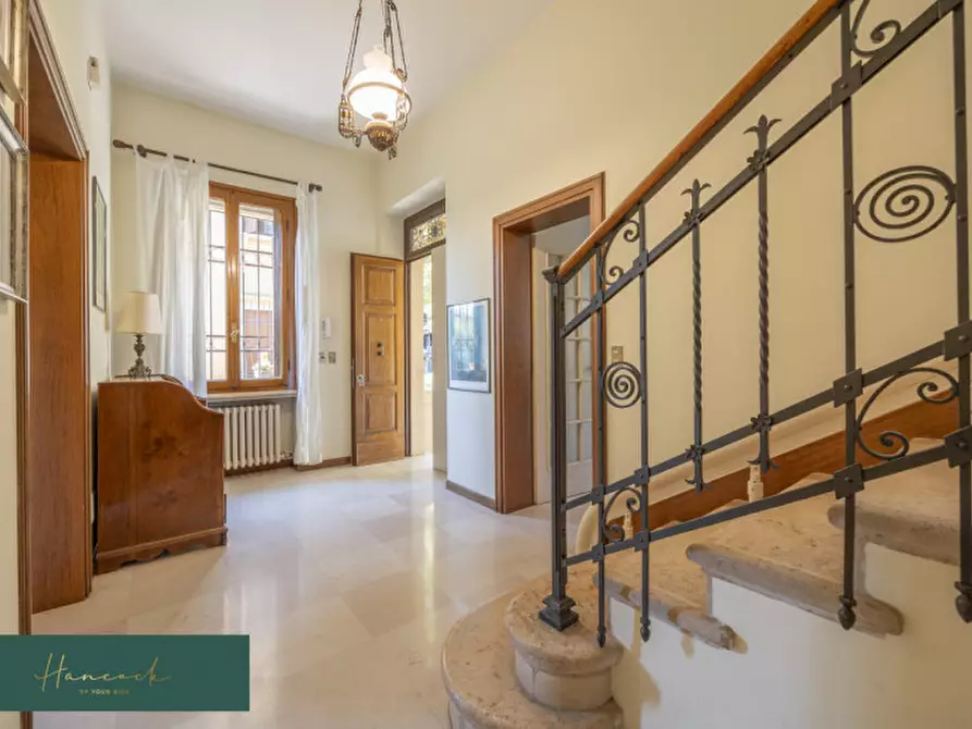 Immagine 4 di Villa in vendita  in Via Ciro Menotti a Verona