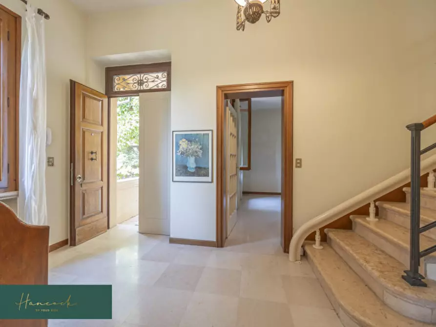 Immagine 6 di Villa in vendita  in Via Ciro Menotti a Verona
