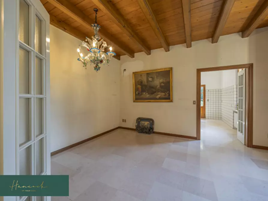 Immagine 8 di Villa in vendita  in Via Ciro Menotti a Verona