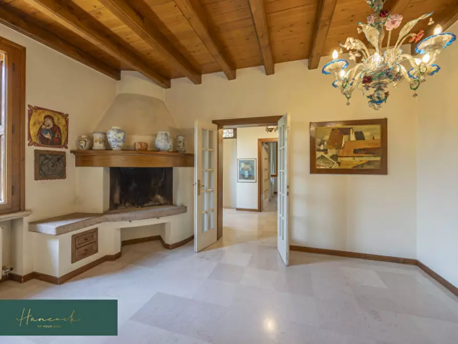 Immagine 10 di Villa in vendita  in Via Ciro Menotti a Verona