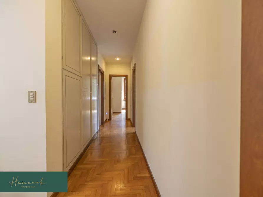Immagine 23 di Villa in vendita  in Via Ciro Menotti a Verona