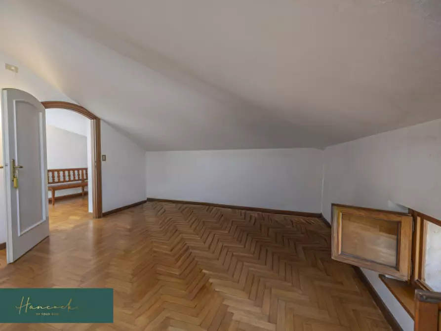 Immagine 34 di Villa in vendita  in Via Ciro Menotti a Verona