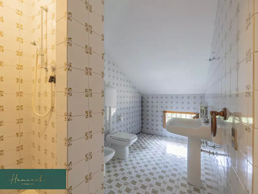 Immagine 37 di Villa in vendita  in Via Ciro Menotti a Verona