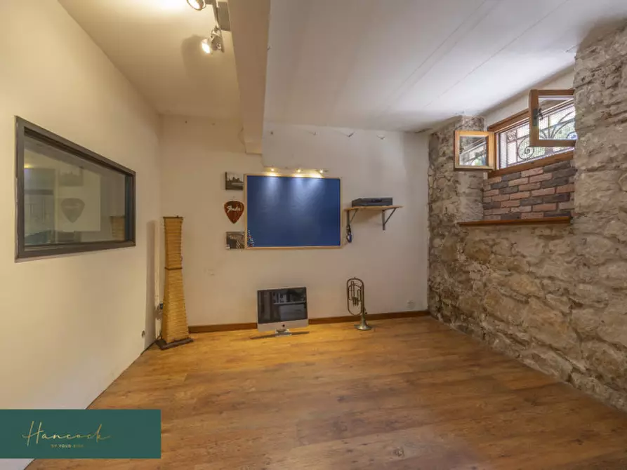 Immagine 44 di Villa in vendita  in Via Ciro Menotti a Verona