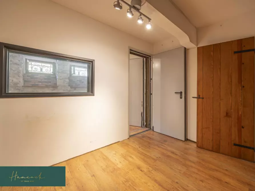 Immagine 46 di Villa in vendita  in Via Ciro Menotti a Verona