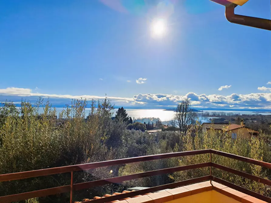 Immagine 1 di Villetta a schiera in vendita  a Passignano Sul Trasimeno