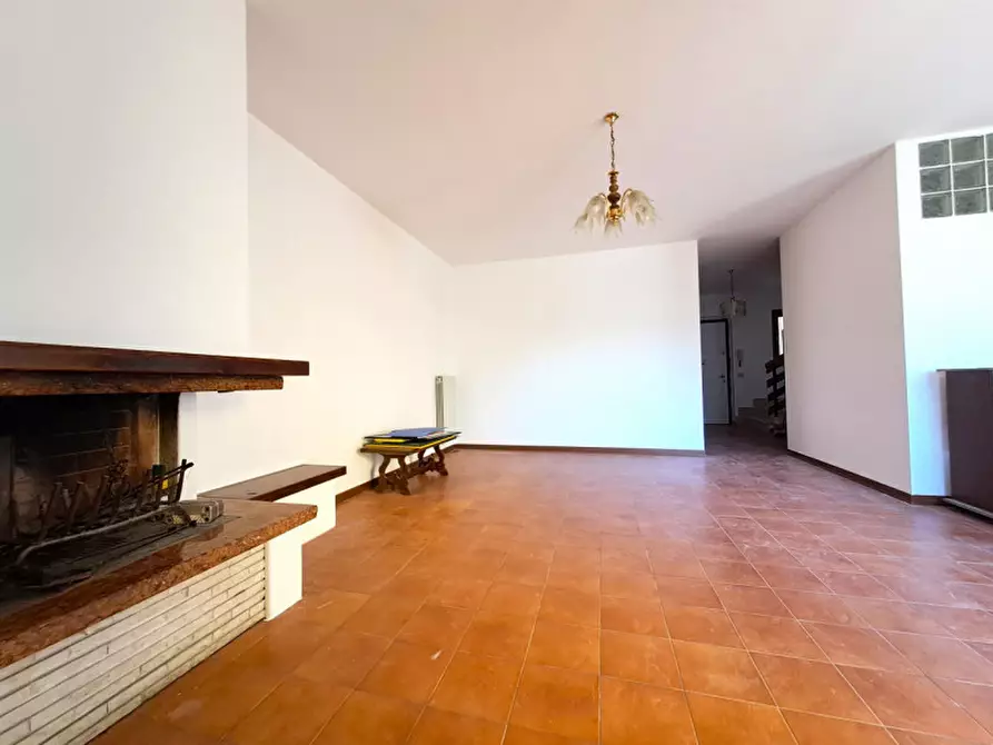 Immagine 4 di Villetta a schiera in vendita  a Passignano Sul Trasimeno