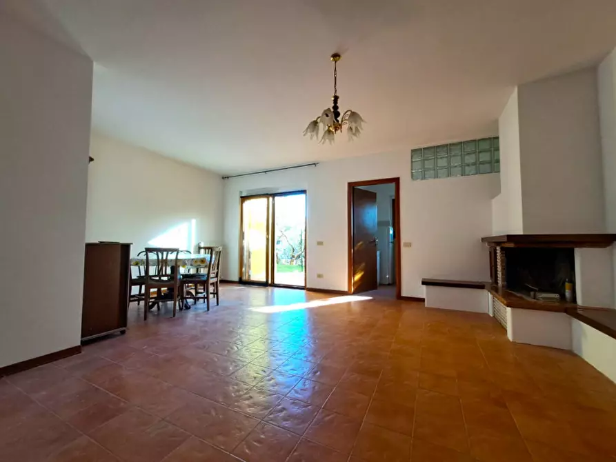 Immagine 6 di Villetta a schiera in vendita  a Passignano Sul Trasimeno