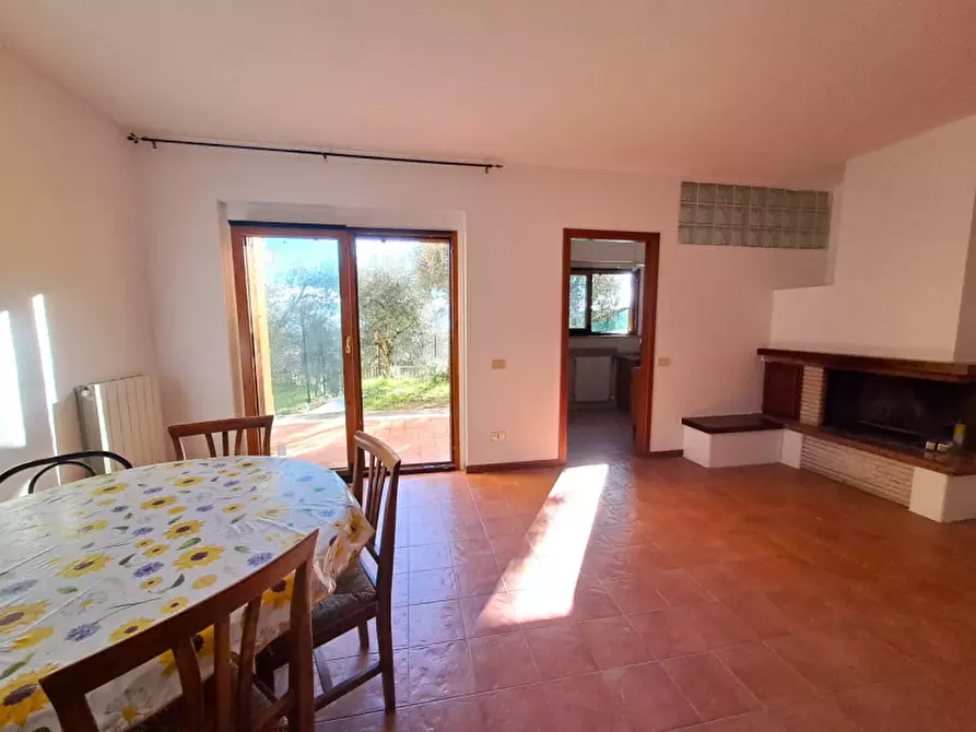 Immagine 7 di Villetta a schiera in vendita  a Passignano Sul Trasimeno