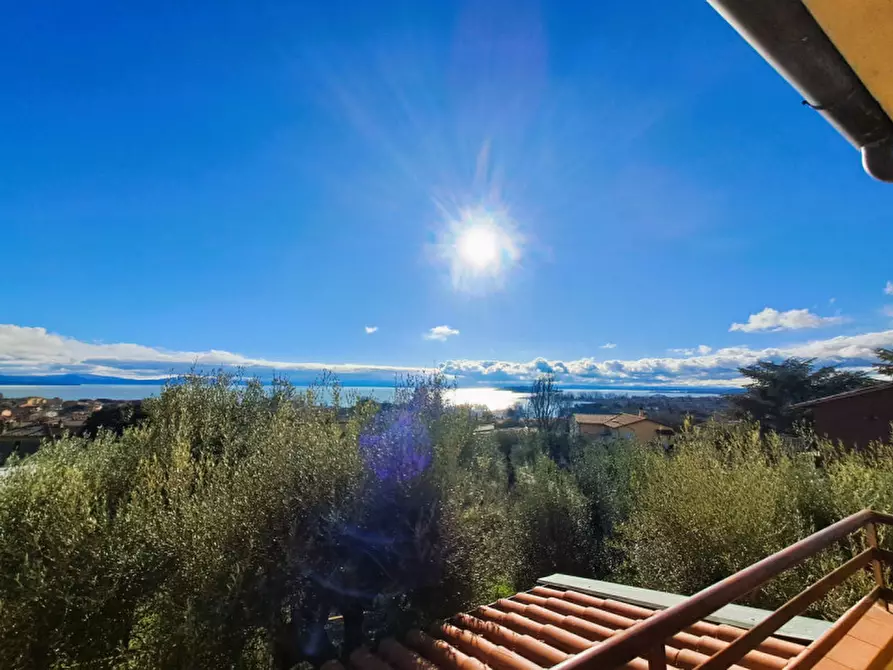 Immagine 10 di Villetta a schiera in vendita  a Passignano Sul Trasimeno