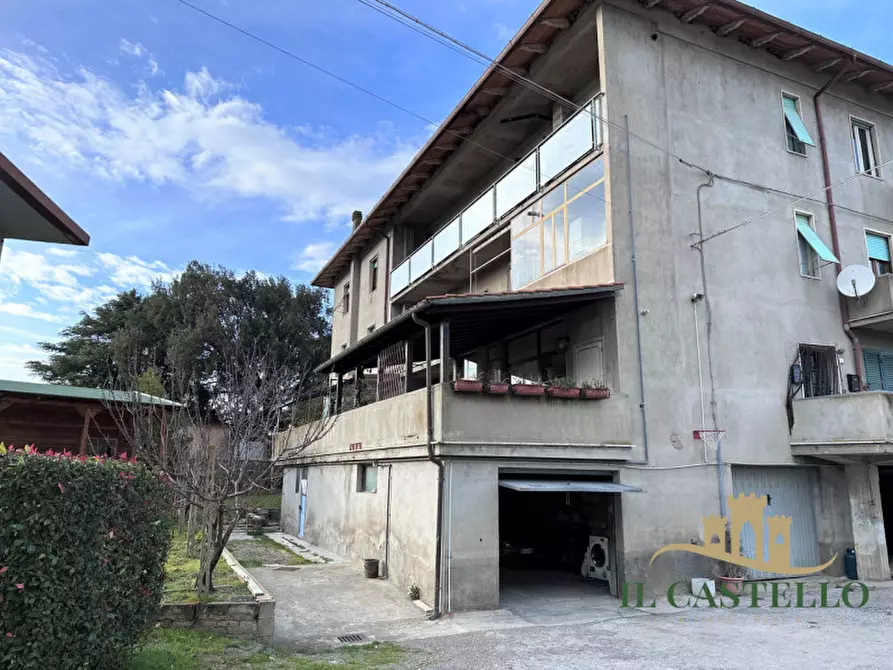 Immagine 15 di Appartamento in vendita  in Via Stazione di Panicale a Castiglione Del Lago
