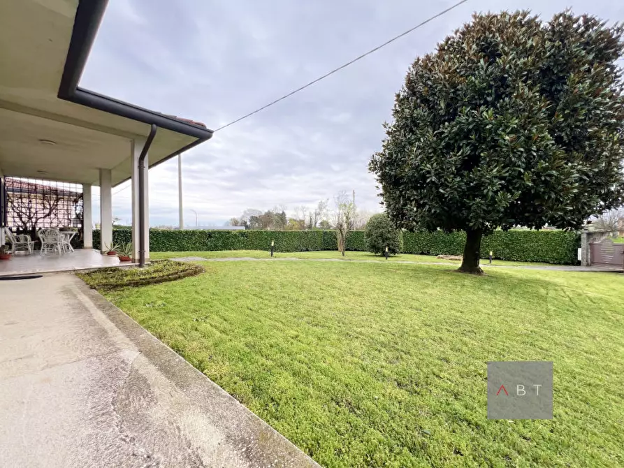 Immagine 17 di Casa indipendente in vendita  a Fontaniva