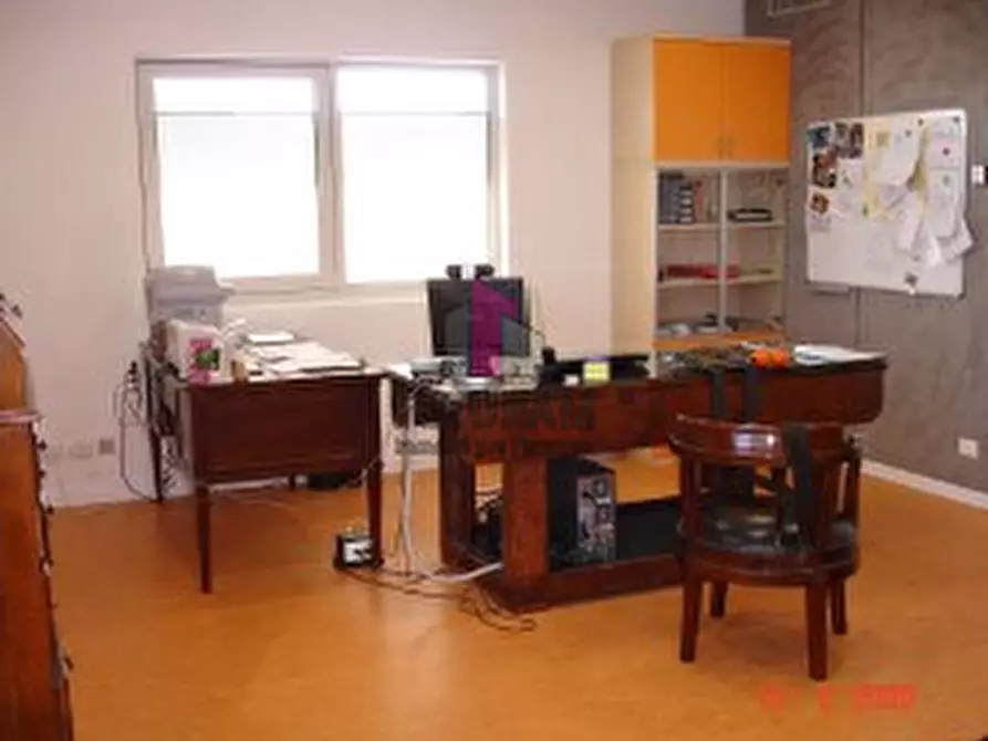 Immagine 2 di Laboratorio in vendita  a Pernumia