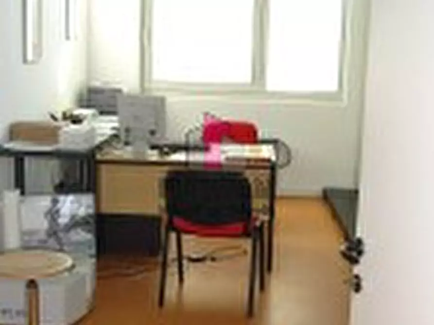 Immagine 3 di Laboratorio in vendita  a Pernumia