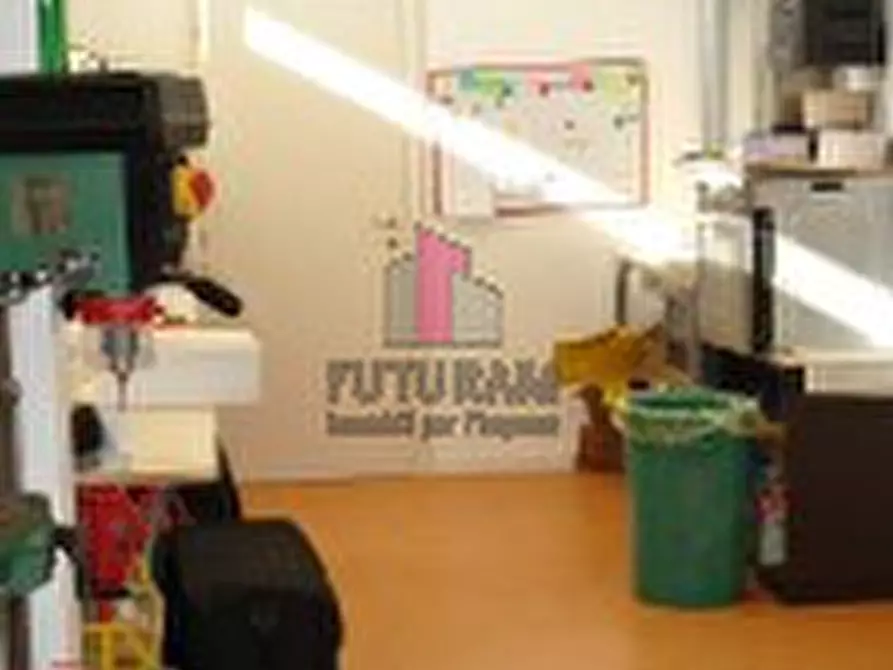 Immagine 6 di Laboratorio in vendita  a Pernumia
