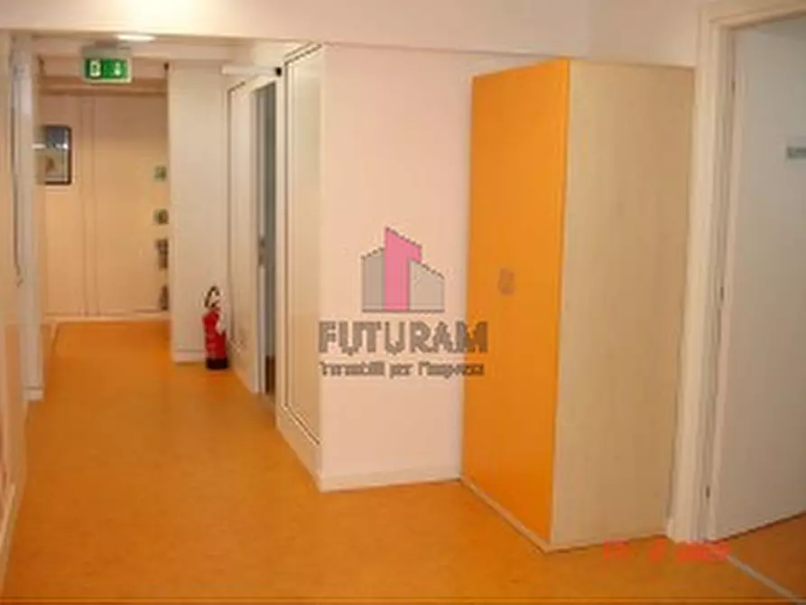 Immagine 15 di Laboratorio in vendita  a Pernumia