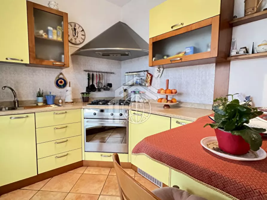 Immagine 6 di Appartamento in affitto  in via degli alpini a Manerba Del Garda