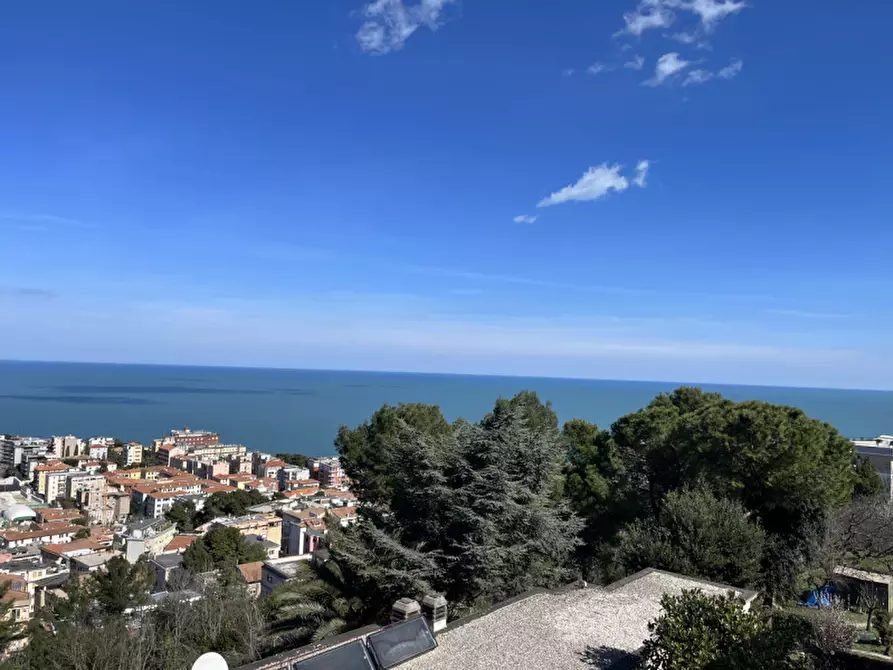 Immagine 3 di Attico in vendita  in via Salmoni a Ancona